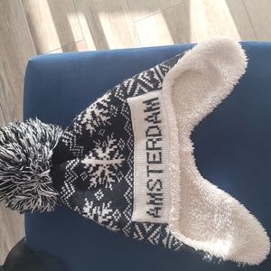 Amsterdam Pom Pom Beanie